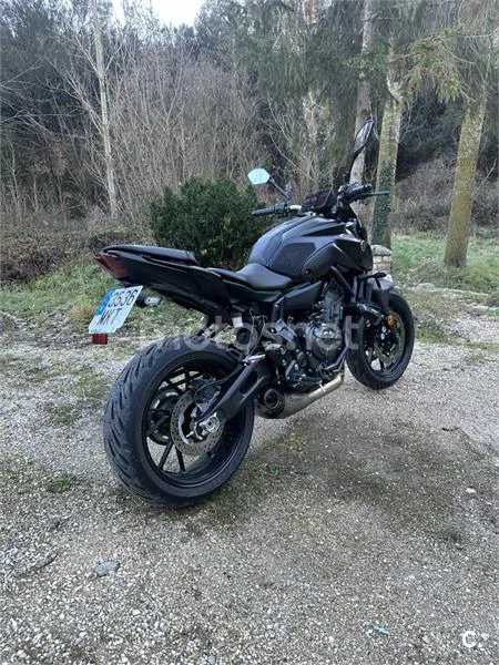 Yamaha MT-07 - Vista 8