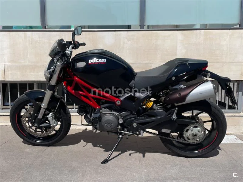 Ducati Monster 796 - Vista 3