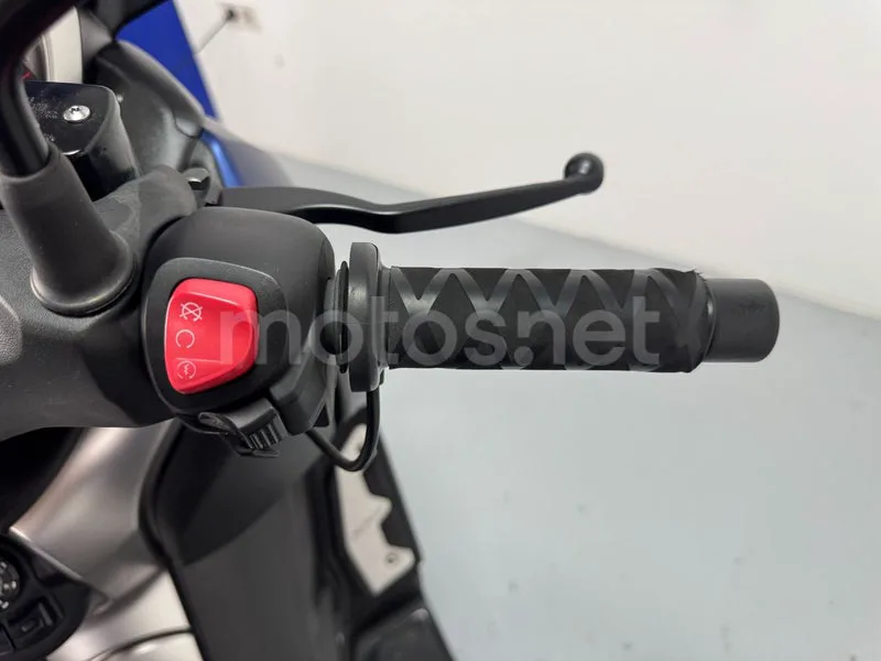 Yamaha XMAX 125 - Vista 13