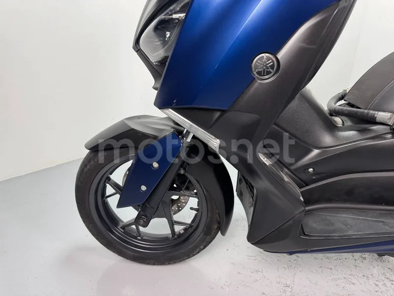 Yamaha XMAX 125 - Vista 4