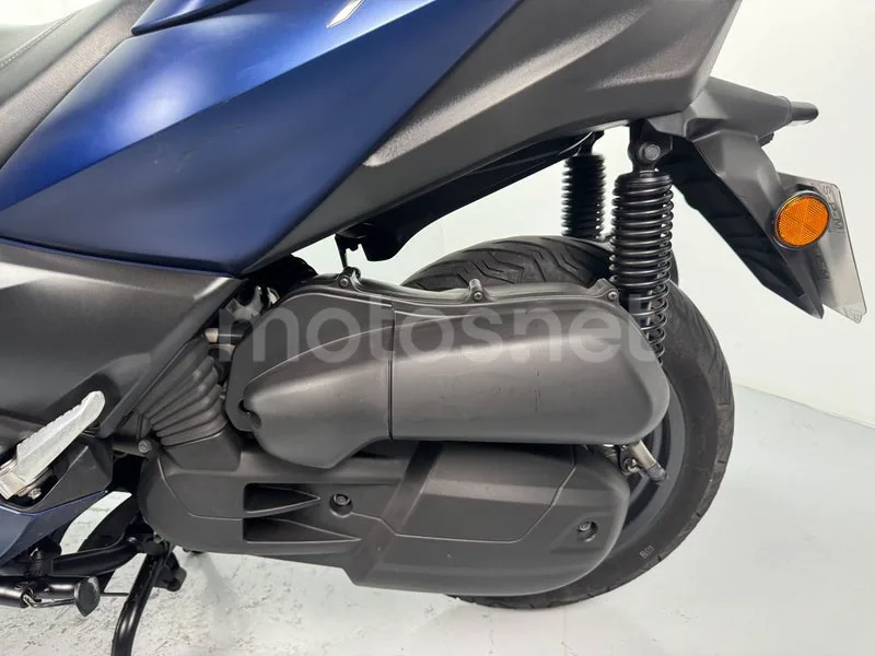 Yamaha XMAX 125 - Vista 8