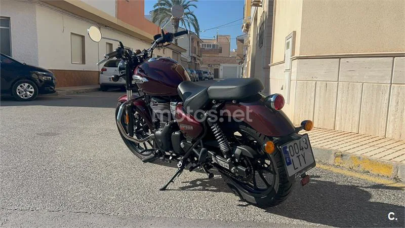 Royal Enfield Meteor 350 - Vista 3