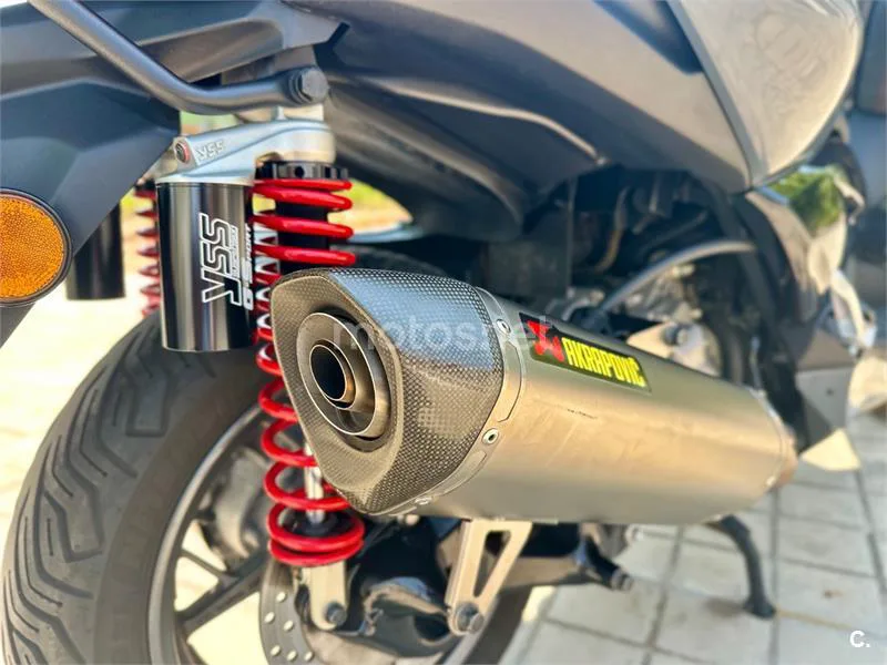 Yamaha XMAX 300 - Vista 14