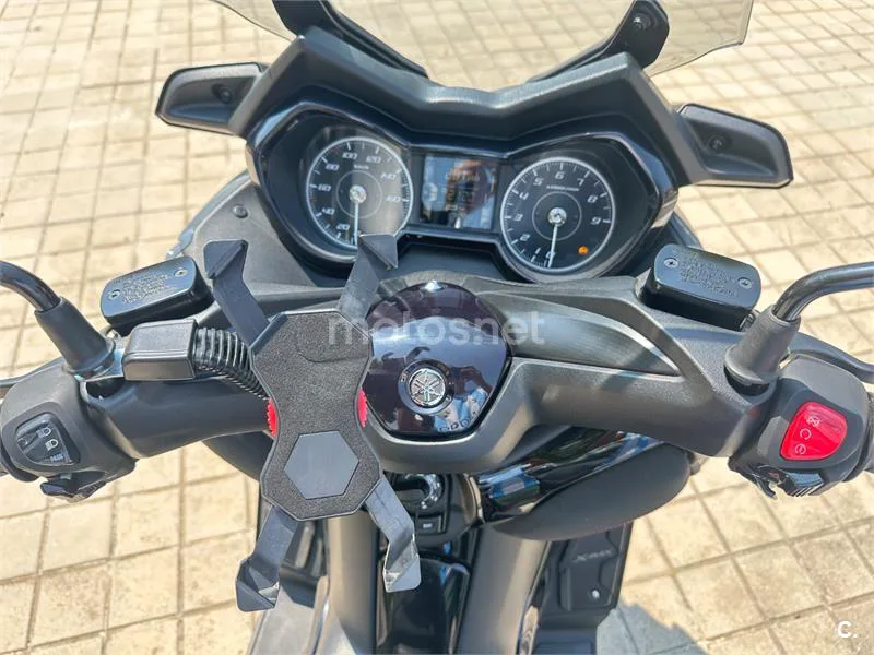 Yamaha XMAX 300 - Vista 16