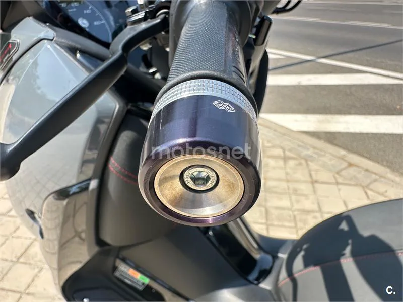 Yamaha XMAX 300 - Vista 18