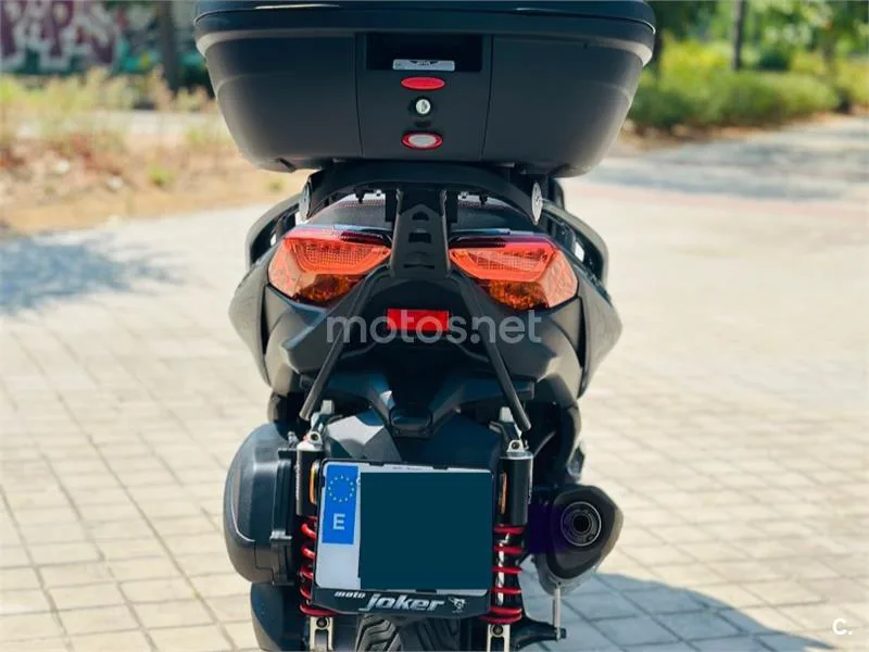 Yamaha XMAX 300 - Vista 20