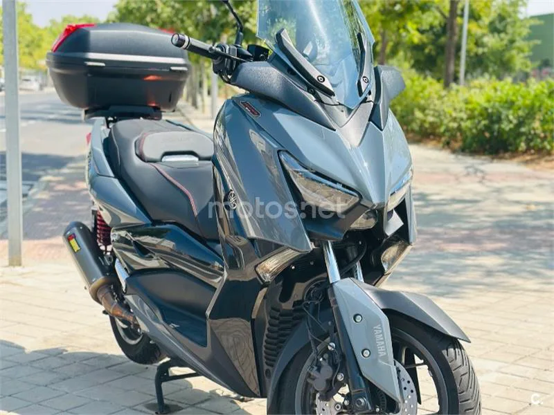 Yamaha XMAX 300 - Vista 4
