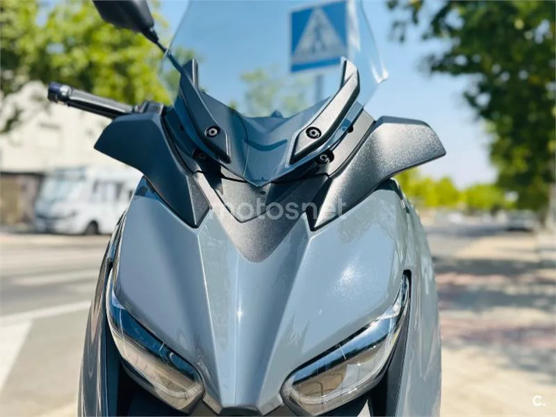 Yamaha XMAX 300 - Vista 6