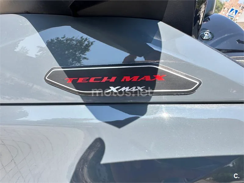 Yamaha XMAX 300 - Vista 8
