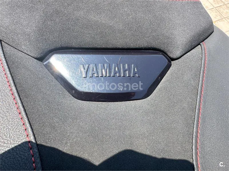 Yamaha XMAX 300 - Vista 9
