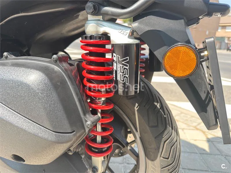 Yamaha XMAX 300 - Vista 10