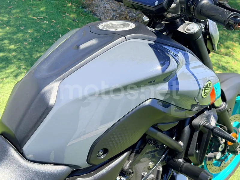 Yamaha MT-07 - Vista 15