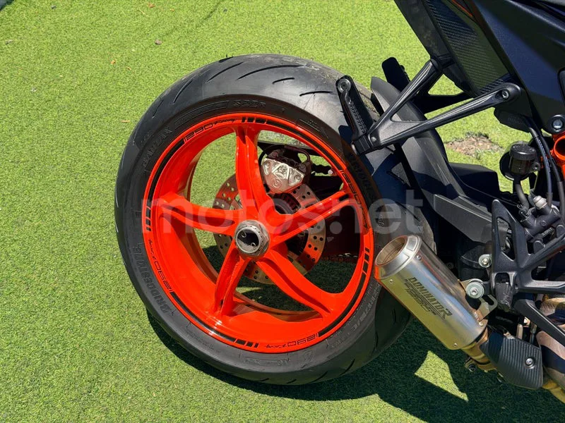 KTM 1290 Super Duke R - Vista 12