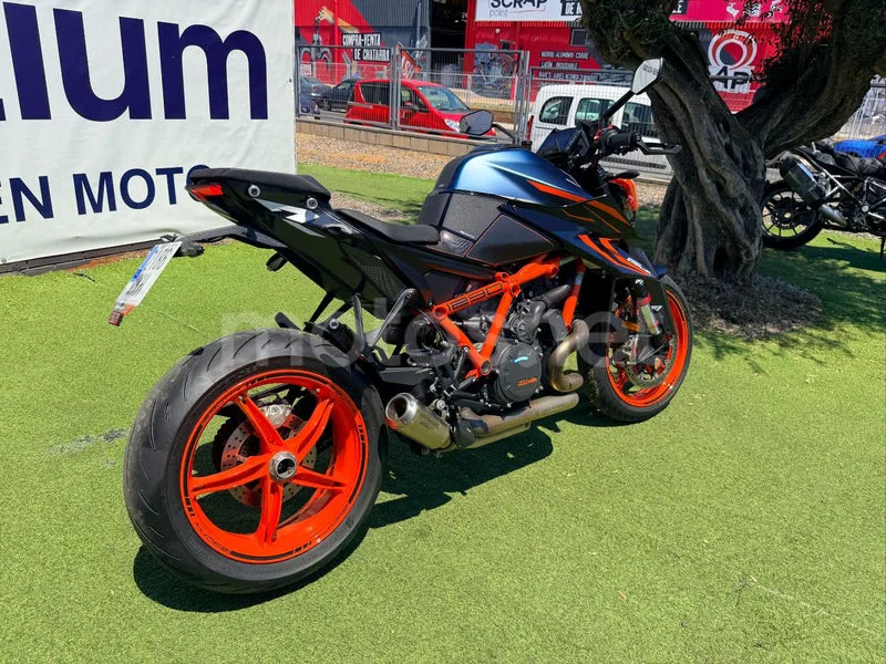 KTM 1290 Super Duke R - Vista 13