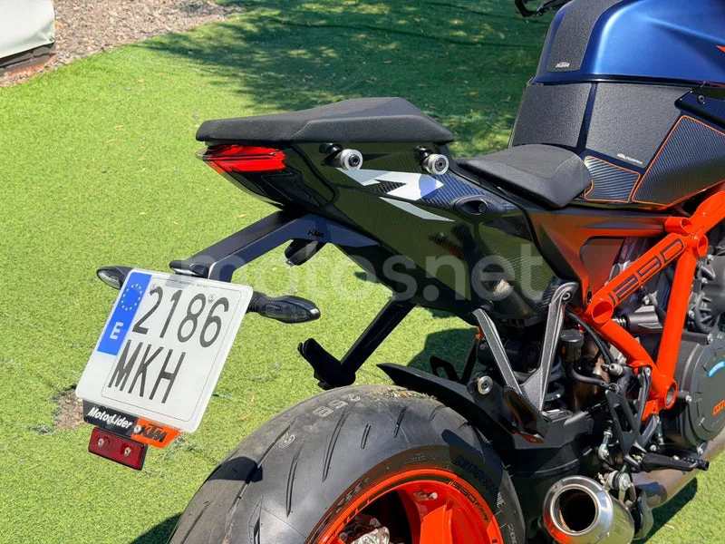 KTM 1290 Super Duke R - Vista 15