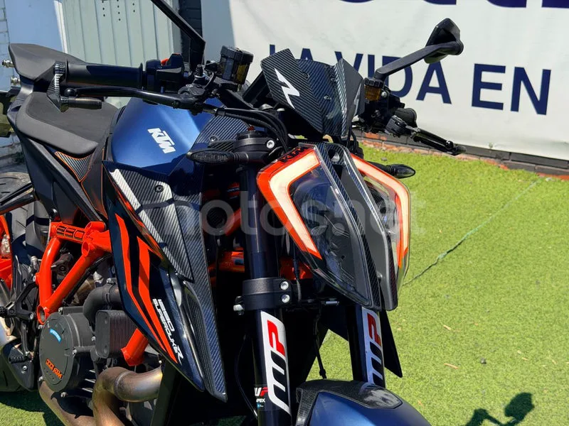 KTM 1290 Super Duke R - Vista 4