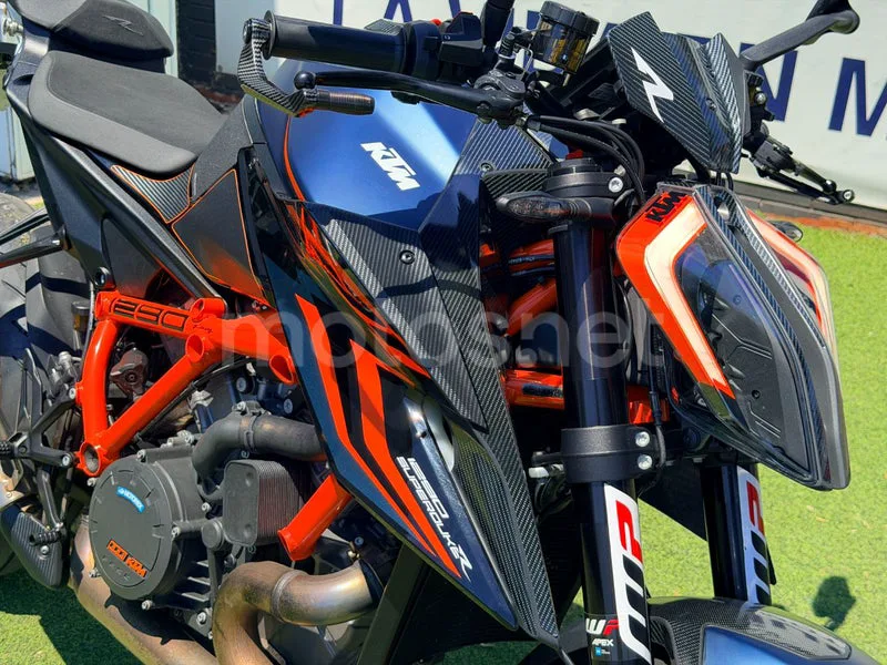KTM 1290 Super Duke R - Vista 7