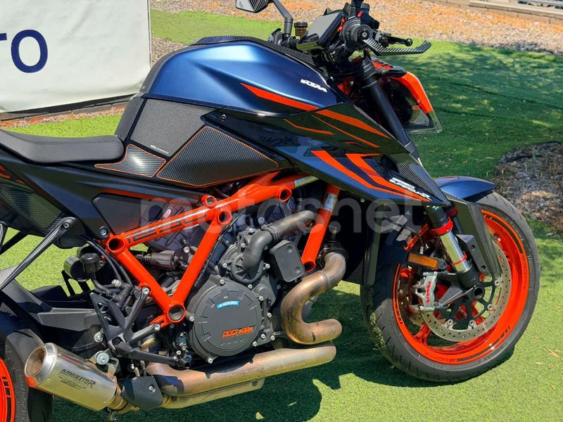 KTM 1290 Super Duke R - Vista 8