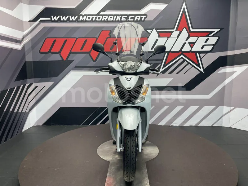 Honda SH125i - Vista 3