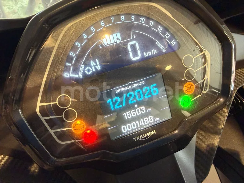 Triumph Daytona 660 - Vista 3
