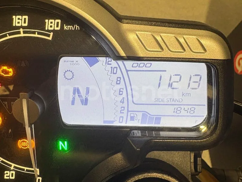 Triumph Speed 400 - Vista 4