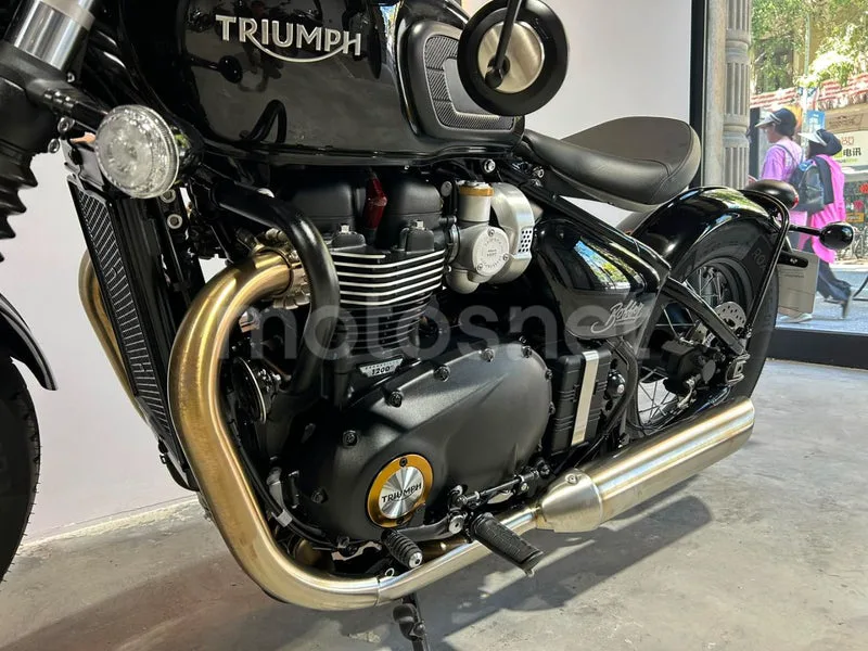 Triumph Bonneville Bobber - Vista 3