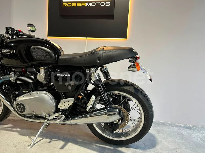 Triumph Thruxton - Vista 3