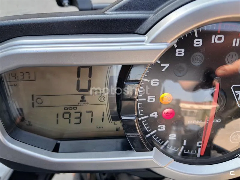 Triumph Tiger 800 XR - Vista 4