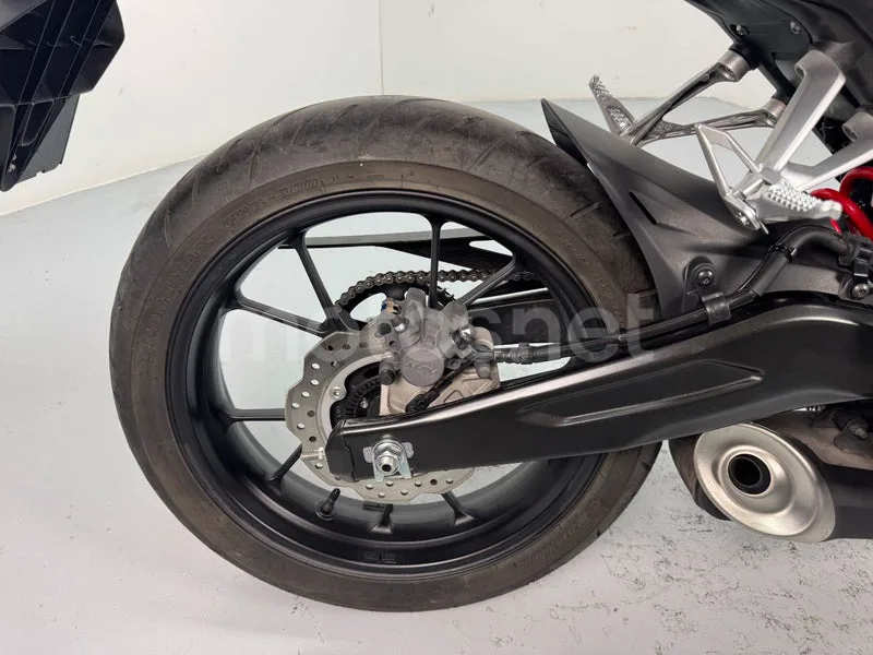 Honda CB125R - Vista 8
