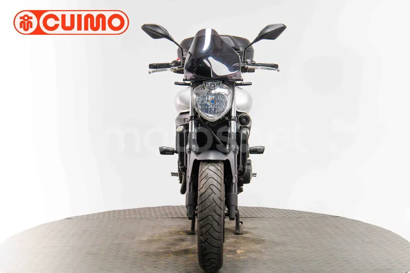Yamaha FZ6 - Vista 10
