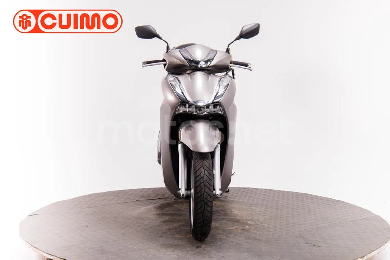 Honda SH350i - Vista 10