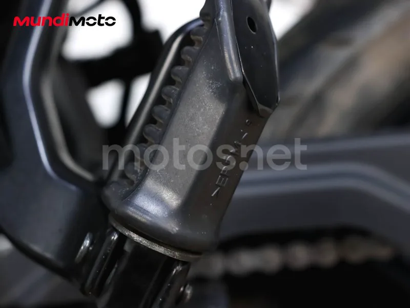 Suzuki V-Strom 800 - Vista 15