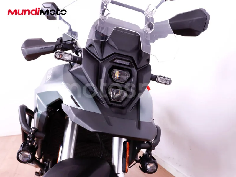 Suzuki V-Strom 800 - Vista 5