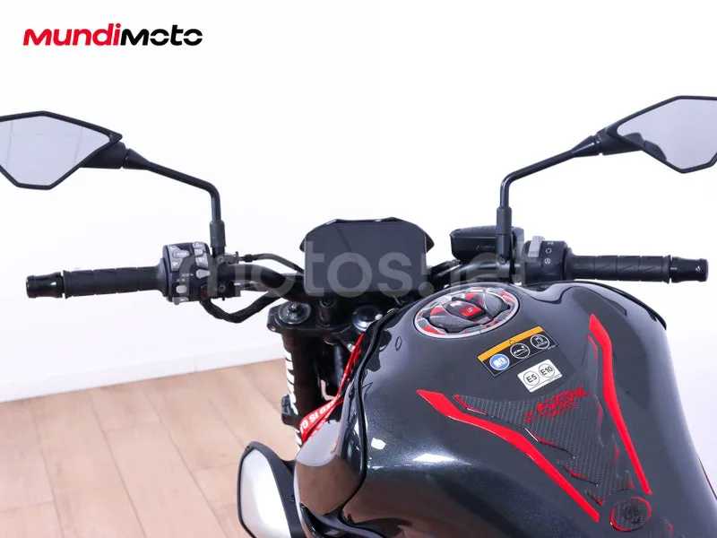 Kawasaki Z900 - Vista 11