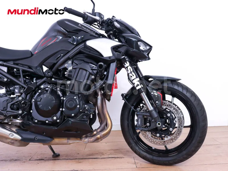 Kawasaki Z900 - Vista 17