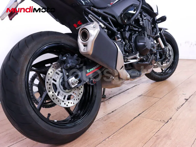 Kawasaki Z900 - Vista 4