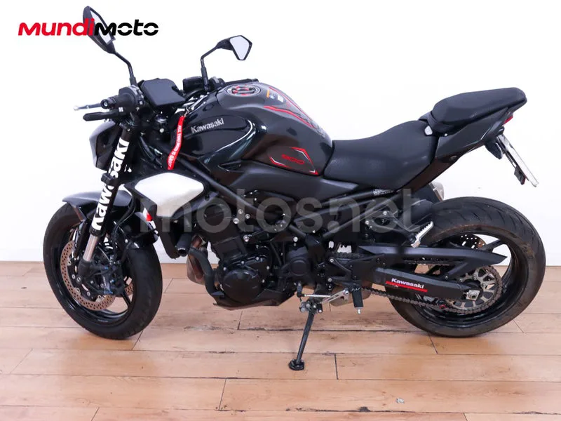 Kawasaki Z900 - Vista 6