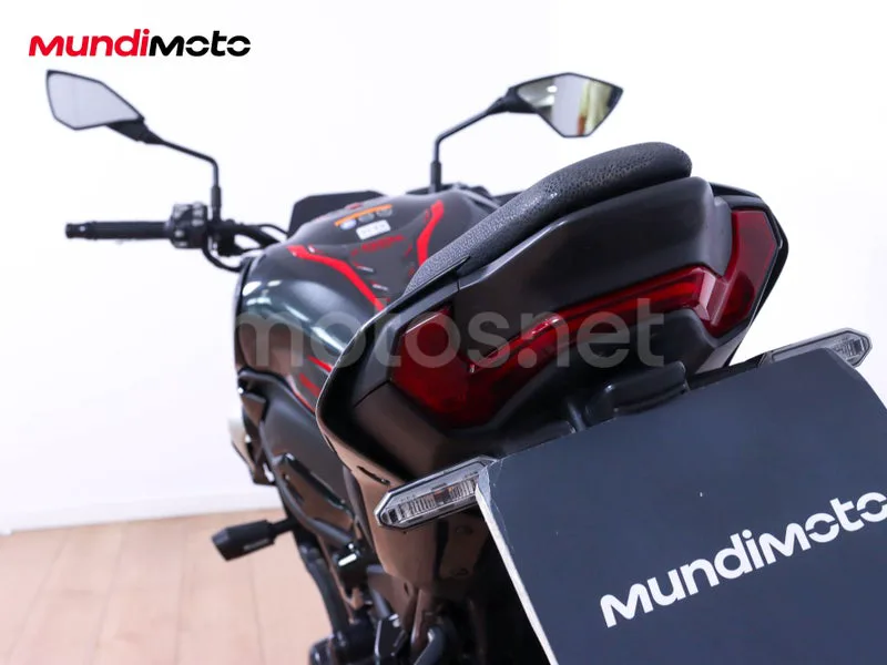 Kawasaki Z900 - Vista 9