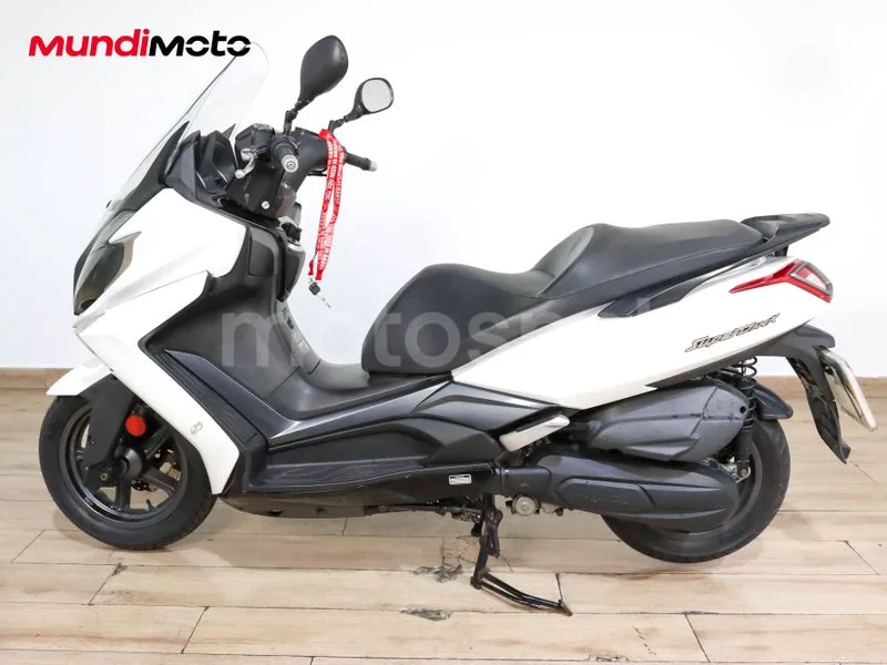 Kymco Super Dink 125 - Vista 6