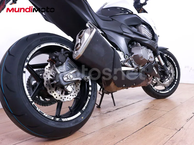 Kawasaki Z800 - Vista 4