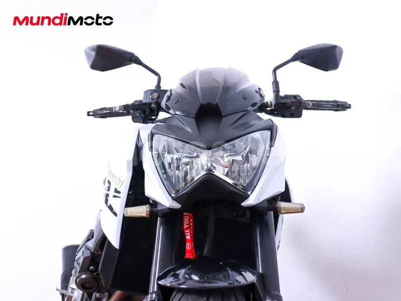 Kawasaki Z800 - Vista 5