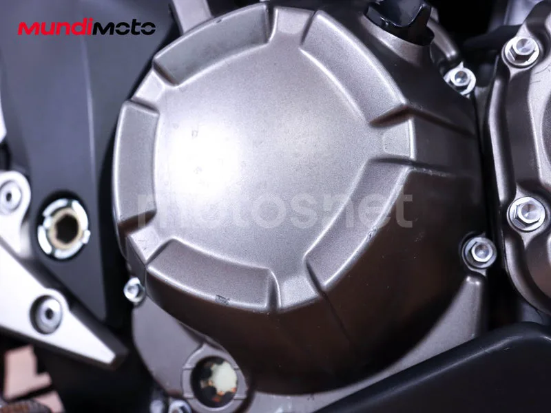 Kawasaki Z800 - Vista 52