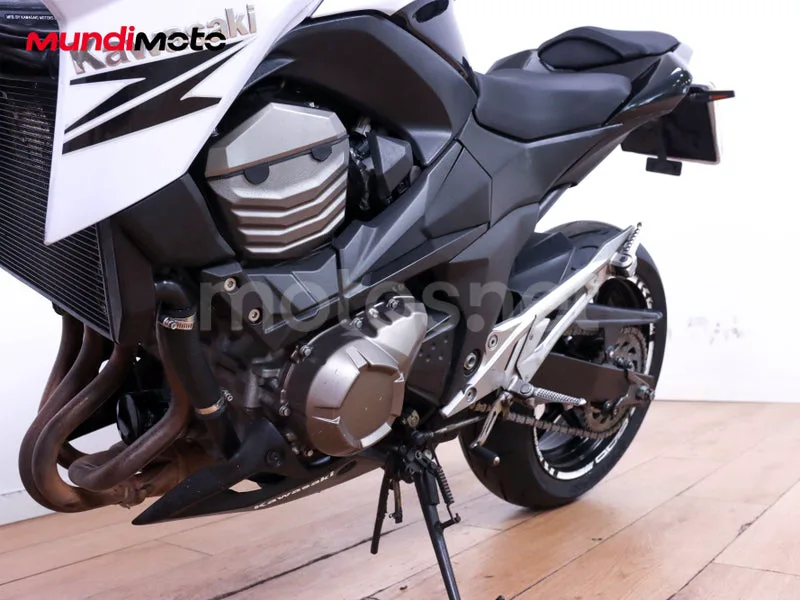 Kawasaki Z800 - Vista 10