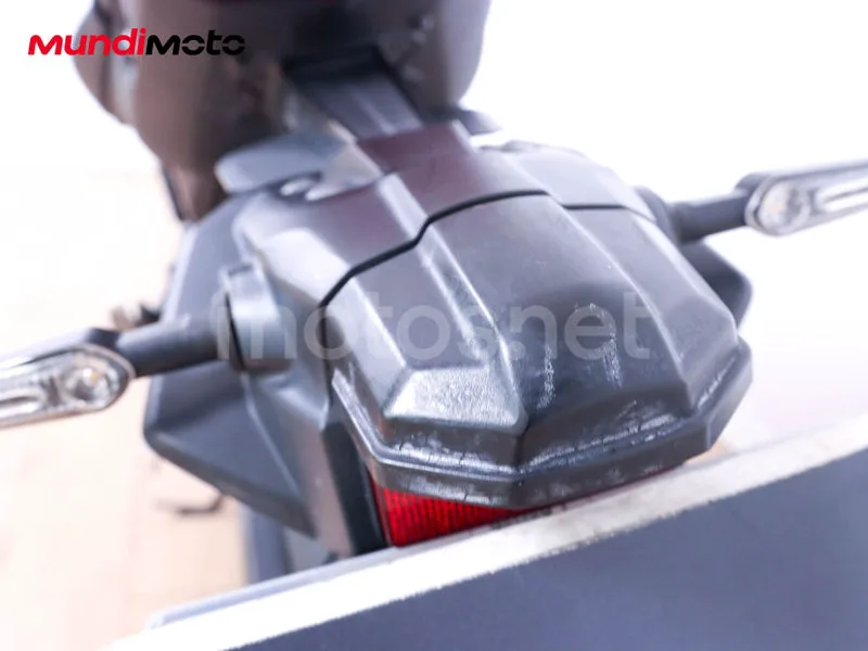 Yamaha MT-09 - Vista 21