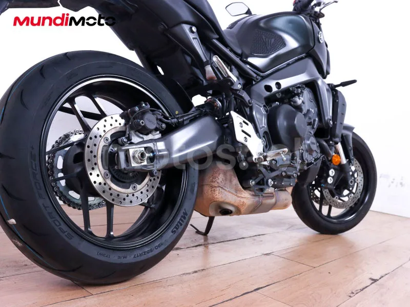 Yamaha MT-09 - Vista 4