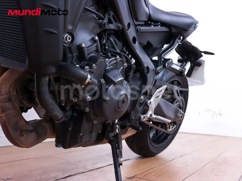 Yamaha MT-09 - Vista 10