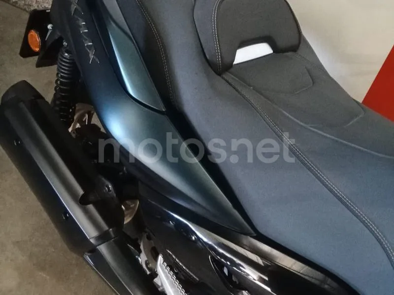 Yamaha XMAX 300 - Vista 3
