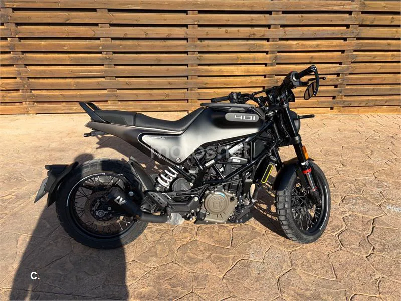 Husqvarna Svartpilen 401 - Vista 4