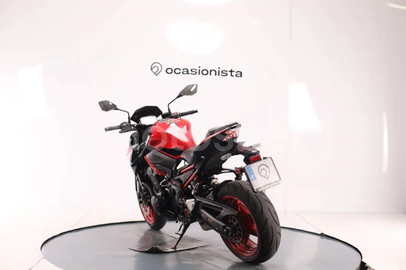 Kawasaki Z900 - Vista 4
