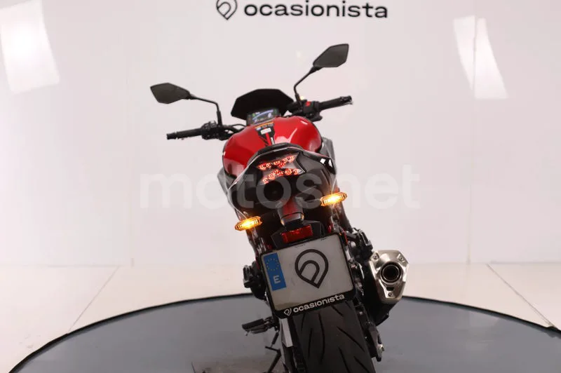 Kawasaki Z900 - Vista 10